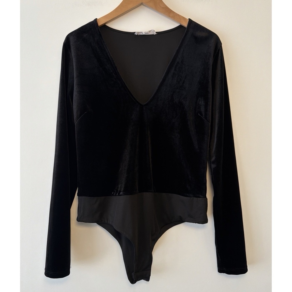 Stella Luce Black Velvet One Piece Bodysuit XL V-Plunge Witchy Snap Crotch - Picture 11 of 12